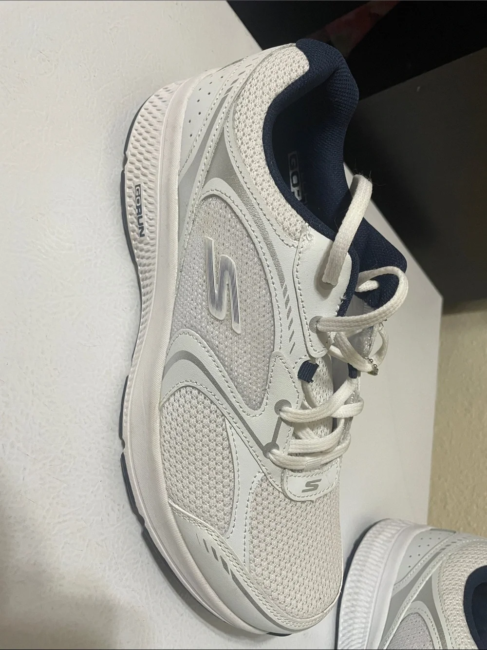 Skechers Men's Air Cooled GoGo Mat Shoes. NWT. Size 8.5.